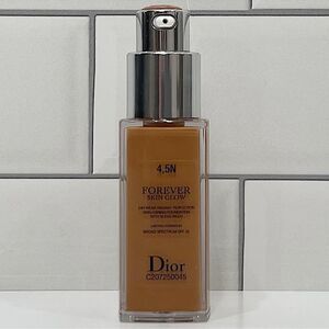 Dior 4.5N Neutral Medium Forever Skin Glow Foundation .67oz